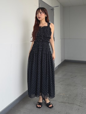「SLY（スライ）のSHIRRING FRILL DRESS シャーリングフリルドレス 夏服 秋服（ワンピース、ブラック系）」を使った、永田紗也佳さん（レディース・156cm）の夏コーディネート