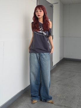 「SLY（スライ）のONE SHOULDER LOGO TOPS ワンショルダーロゴトップス 夏服 秋服（Tシャツ/カットソー、ブルー系）」を使った、永田紗也佳さん（レディース・156cm）の夏コーディネート