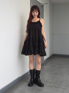 「SLY（スライ）のCOTTON LACE CAMI TUNIC コットンレースキャミチュニック 夏服（チュニック、ブラック系）」を使った、永田紗也佳さん（レディース・156cm）の夏コーディネート