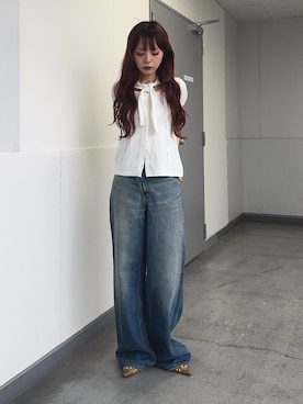 「SLY（スライ）のFRONT BUTTON TIE TOPS フロントボタンタイトップス 春服（Tシャツ/カットソー、ホワイト系）」を使った、永田紗也佳さん（レディース・156cm）の春コーディネート