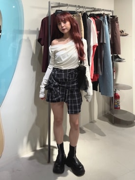 「SLY（スライ）のアイテム（トップス）」を使った、永田紗也佳さん（レディース・156cm）の秋コーディネート