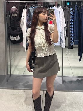 「SLY（スライ）のアイテム（バッグ）」を使った、永田紗也佳さん（レディース・156cm）の春コーディネート