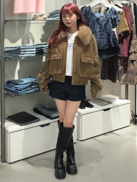 「SLY（スライ）のWASHED PUFFER SHORT BZ ウォッシュドパッファーショートブルゾン 秋服 冬服（ブルゾン、ベージュ系）」を使った、永田紗也佳さん（レディース・156cm）の夏コーディネート