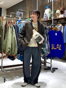 「アイテム（ボディバッグ/ウエストポーチ）」を使った、カワモトさん（レディース・162cm・30代）の秋コーディネート