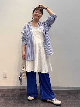 「niko and...（ニコアンド）のプレミアムローン柄シャツ（シャツ/ブラウス、ブルー系）」を使った、カワモトさん（レディース・162cm）の春コーディネート