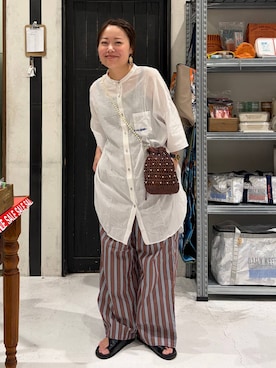 「niko and...（ニコアンド）のGardenタックプリントパンツ（その他パンツ、ブラウン系）」を使った、カワモトさん（レディース・162cm）の夏コーディネート