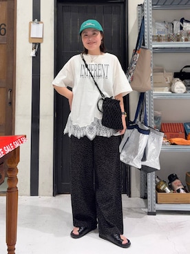 「niko and...（ニコアンド）のDRYクシュイージーパンツ（その他パンツ、グレー系）」を使った、カワモトさん（レディース・162cm）の夏コーディネート