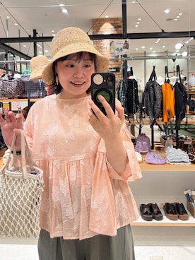 「niko and...（ニコアンド）のトロットワイドイージーパンツ（その他パンツ、グリーン系）」を使った、カワモトさん（レディース・162cm）の春コーディネート
