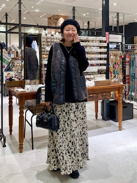 「アイテム（ハンチング/ベレー帽）」を使った、カワモトさん（レディース・162cm）の秋コーディネート