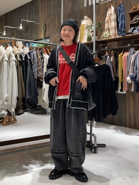 「niko and...（ニコアンド）の【NKJ 2025AW】REMAKE BARREL DENIM（デニムパンツ）」を使った、カワモトさん（レディース・162cm）の秋コーディネート
