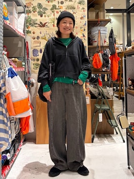 「niko and...（ニコアンド）のアソート リブ ワッチ（ニットキャップ/ビーニー、ブラック系）」を使った、カワモトさん（レディース・162cm）の秋コーディネート