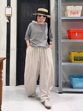 「niko and...（ニコアンド）のトロットワイドイージーパンツ（その他パンツ、ベージュ系）」を使った、カワモトさん（レディース・162cm）の春コーディネート