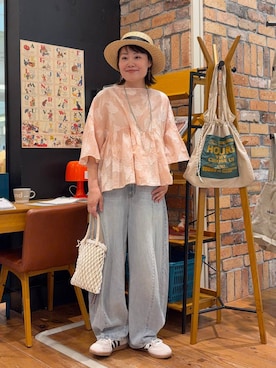 「niko and...（ニコアンド）の[NKJ 2026SS] 3Dドロップデニムパンツ（デニムパンツ、ブルー系）」を使った、カワモトさん（レディース・162cm）の春コーディネート