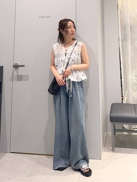 「LOWRYS FARM（ローリーズファーム）のカンドウフィットグルカサンダル 638120（サンダル、シルバー系）」を使った、manaさん（レディース・153cm）の夏コーディネート