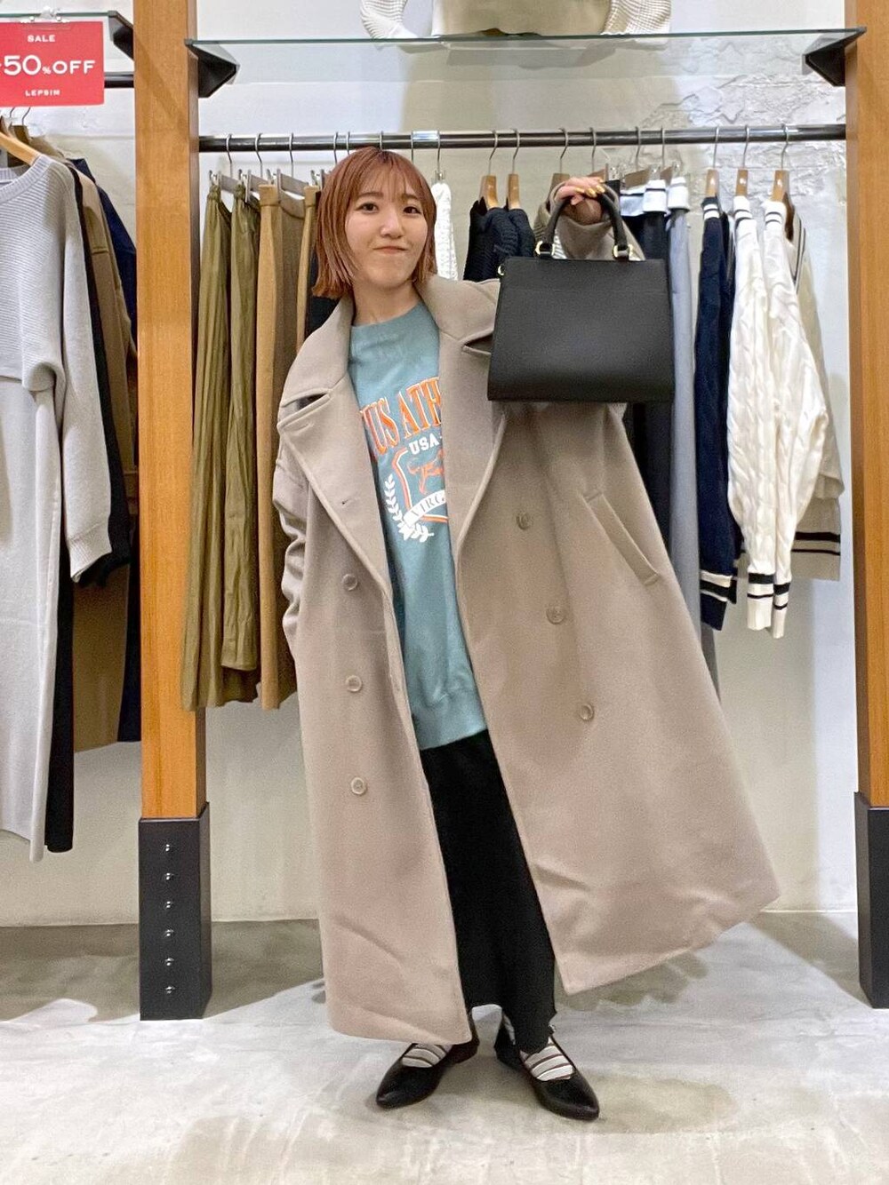 「カジュアル、低身長、ベーシック/シンプル、体型カバー、高見え、ゆったり、LEPSIM」｜「LEPSIMのウーリーダブルロングコート　183990（チェスターコート、ブラウン系）」を使った、manaさん（レディース・153cm）の冬コーディネートの1枚目の写真