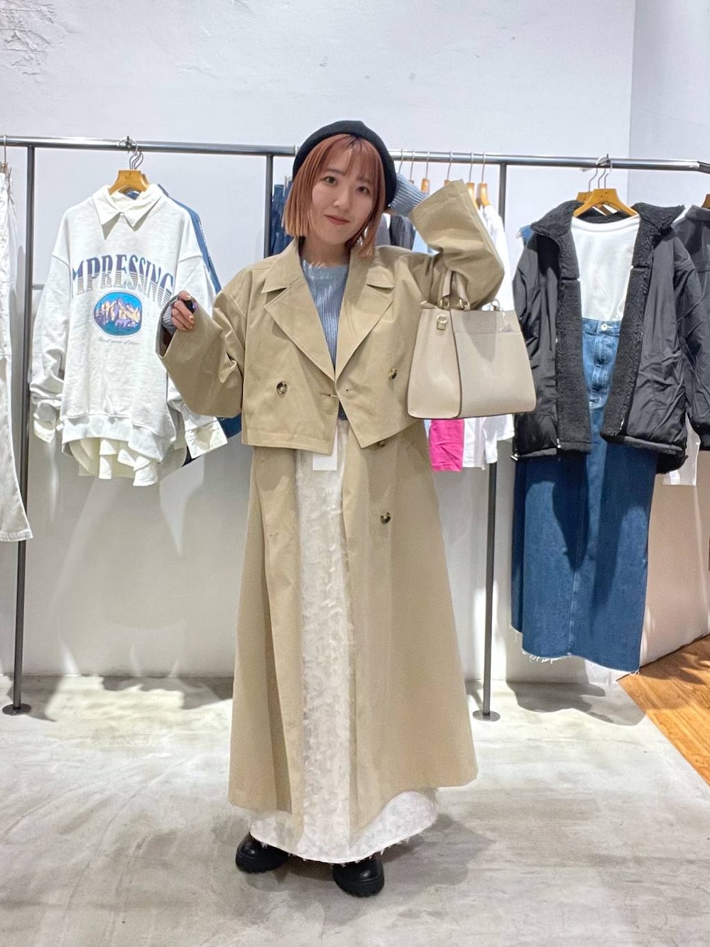 「低身長、カジュアル、ベーシック/シンプル、体型カバー、高見え、ゆったり、LEPSIM」｜「LEPSIMのラメリブクループルオーバー　102009（Tシャツ/カットソー、ブルー系）」を使った、manaさん（レディース・153cm）の春コーディネートの1枚目の写真