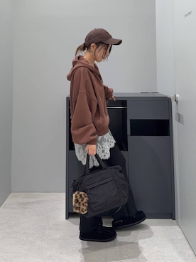 「LOWRYS FARM（ローリーズファーム）のＺＩＰショートフーディ　588894（パーカー、ブラウン系）」を使った、manaさん（レディース・153cm）の秋コーディネート