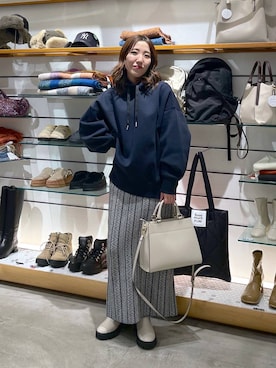 「LEPSIM（レプシィム）のフェイクレザーセンターステッチバッグ　990316（ショルダーバッグ）」を使った、manaさん（レディース・153cm）の冬コーディネート