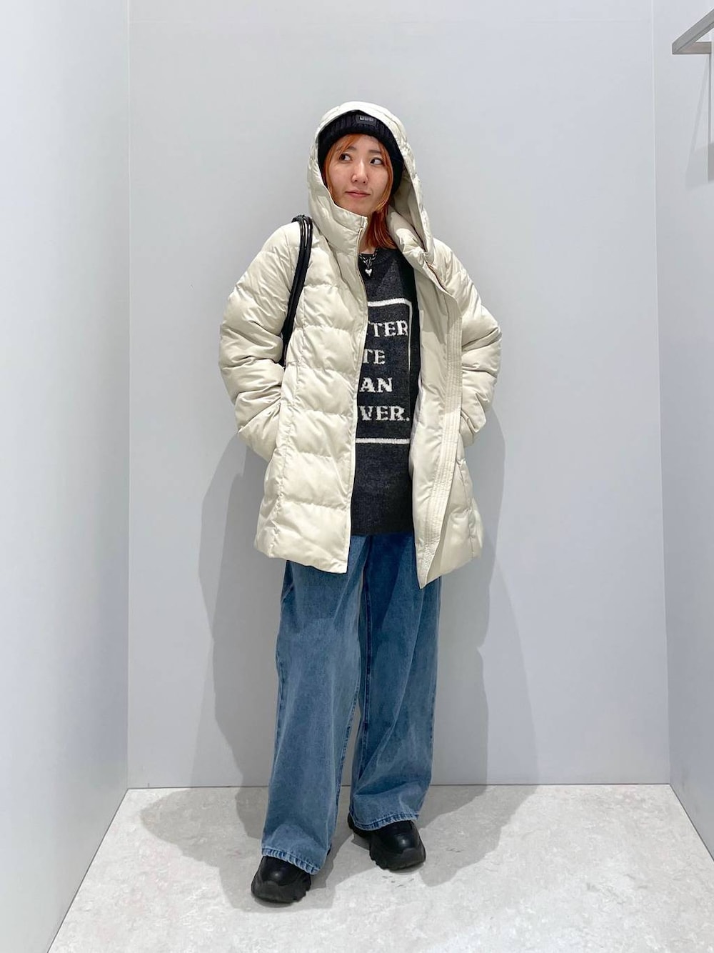 「カジュアル、ベーシック/シンプル、体型カバー、低身長、高見え、ゆったり、LEPSIM」｜「LOWRYS FARMの４ＲＯＯＭショルダーＢＡＧ138730（ショルダーバッグ、ブラック系）」を使った、manaさん（レディース・153cm）の冬コーディネートの1枚目の写真