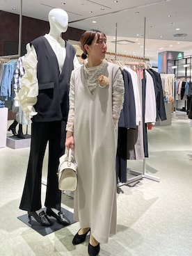 「高見え」｜「アイテム（ジャンパースカート）」を使った、manaさん（レディース・153cm）の冬コーディネート