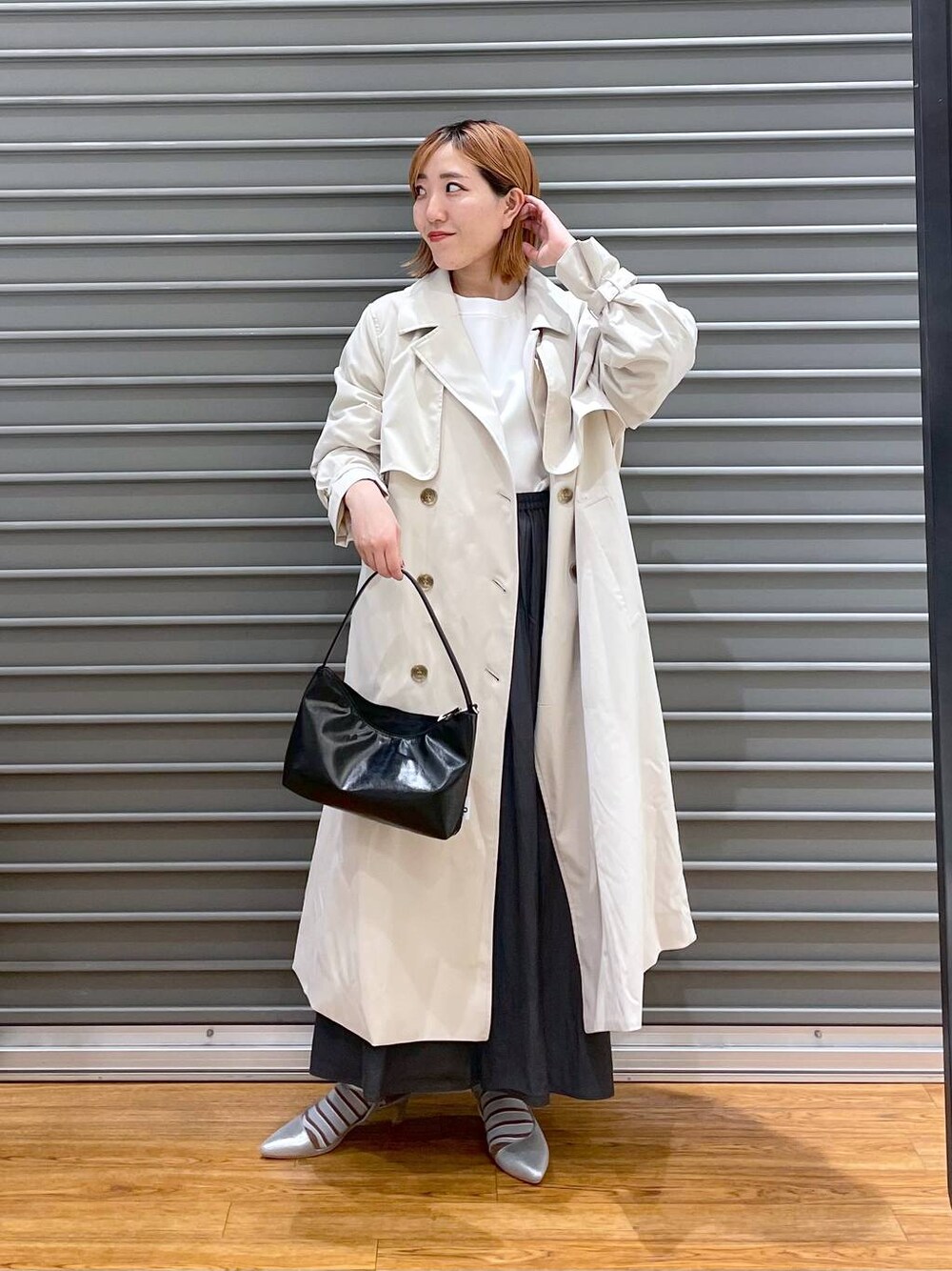 「低身長、カジュアル、ベーシック/シンプル、体型カバー、高見え、ゆったり、LEPSIM」｜「LEPSIMの【入卒式／セレモニー】ツイルトレンチコート　102062（トレンチコート、ベージュ系）」を使った、manaさん（レディース・153cm）の春コーディネートの1枚目の写真