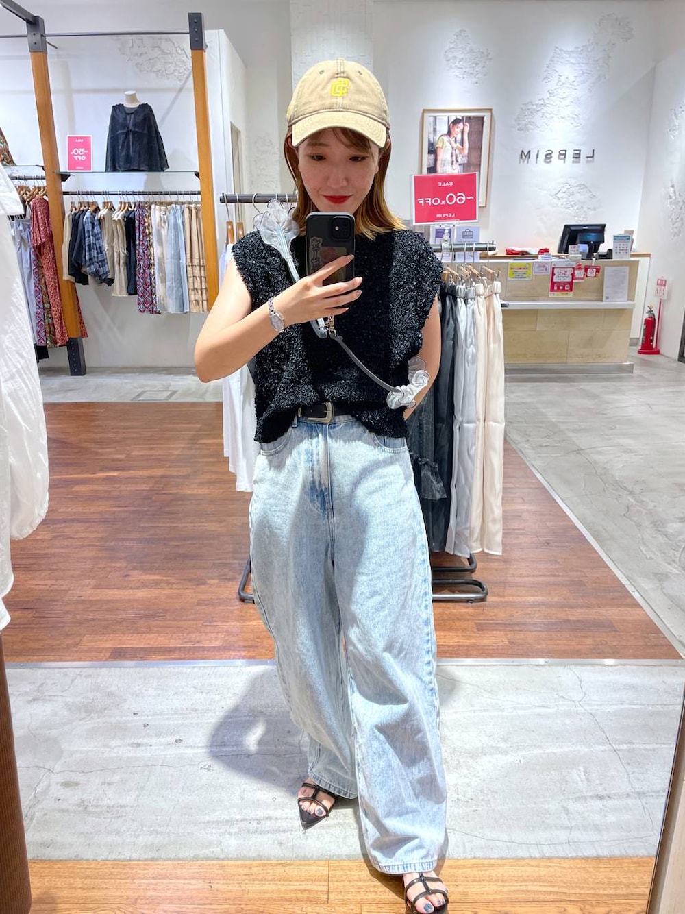 「LEPSIM、低身長、カジュアル、ベーシック/シンプル、体型カバー、高見え、ゆったり」｜「LEPSIMの【NEW ERA】ウォッシュ加工キャップ　136173（キャップ、イエロー系）」を使った、manaさん（レディース・153cm）の夏コーディネートの1枚目の写真
