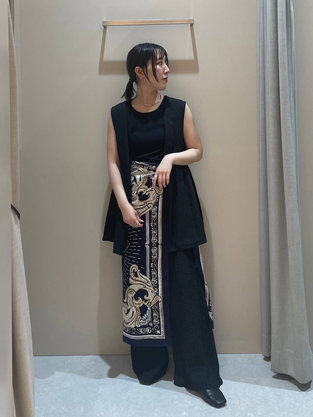 「低身長、カジュアル、ベーシック/シンプル、高見え、ゆったり、モノトーン、シンプルコーデ、大人カジュアル、きれいめカジュアル」｜「niko and...のスーピマ2WAYタンクトップ（タンクトップ、ブラック系）」を使った、manaさん（レディース・153cm）の夏コーディネートの1枚目の写真