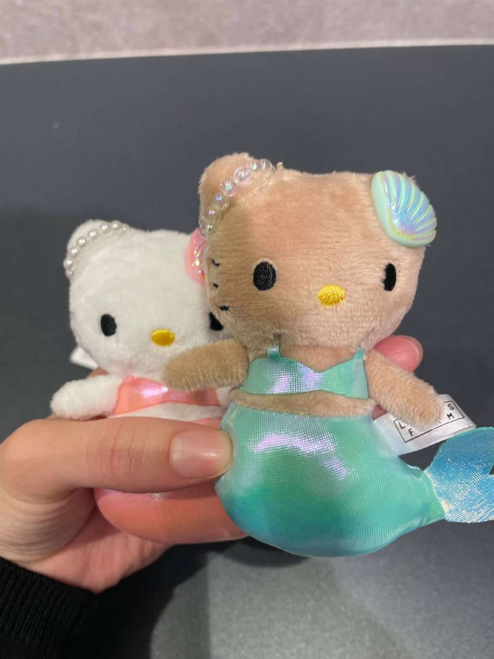 その他のキーホルダーを着用したレディースの春コーディネートの1枚目の写真