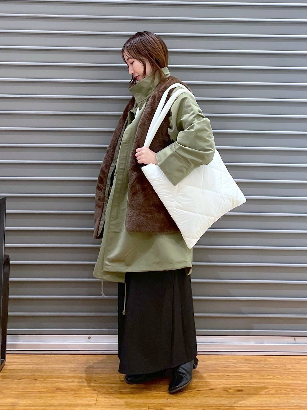 「低身長、カジュアル、ベーシック/シンプル、体型カバー、高見え、ゆったり、LEPSIM」｜「LEPSIMのマルチWAYミリタリーコート　163914（モッズコート、グリーン系）」を使った、manaさん（レディース・153cm）の冬コーディネートの1枚目の写真