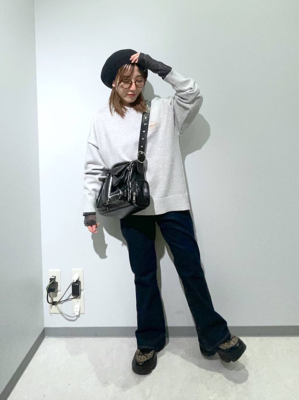「低身長、カジュアル、ベーシック/シンプル、体型カバー、高見え、ゆったり、LEPSIM」｜「LOWRYS FARMのシアーラメクルーＬＳ　143395（Tシャツ/カットソー、その他）」を使った、manaさん（レディース・153cm）の春コーディネートの1枚目の写真