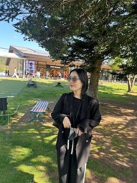 「LEPSIM（レプシィム）の調光ファッショングラス　451342（メガネ、グレー系）」を使った、manaさん（レディース・153cm）の春コーディネート