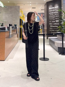 「niko and...（ニコアンド）のDRYクシュイージーパンツ（其他裤装、グレー系）」を使った、manaさん（レディース・153cm）の夏コーディネート