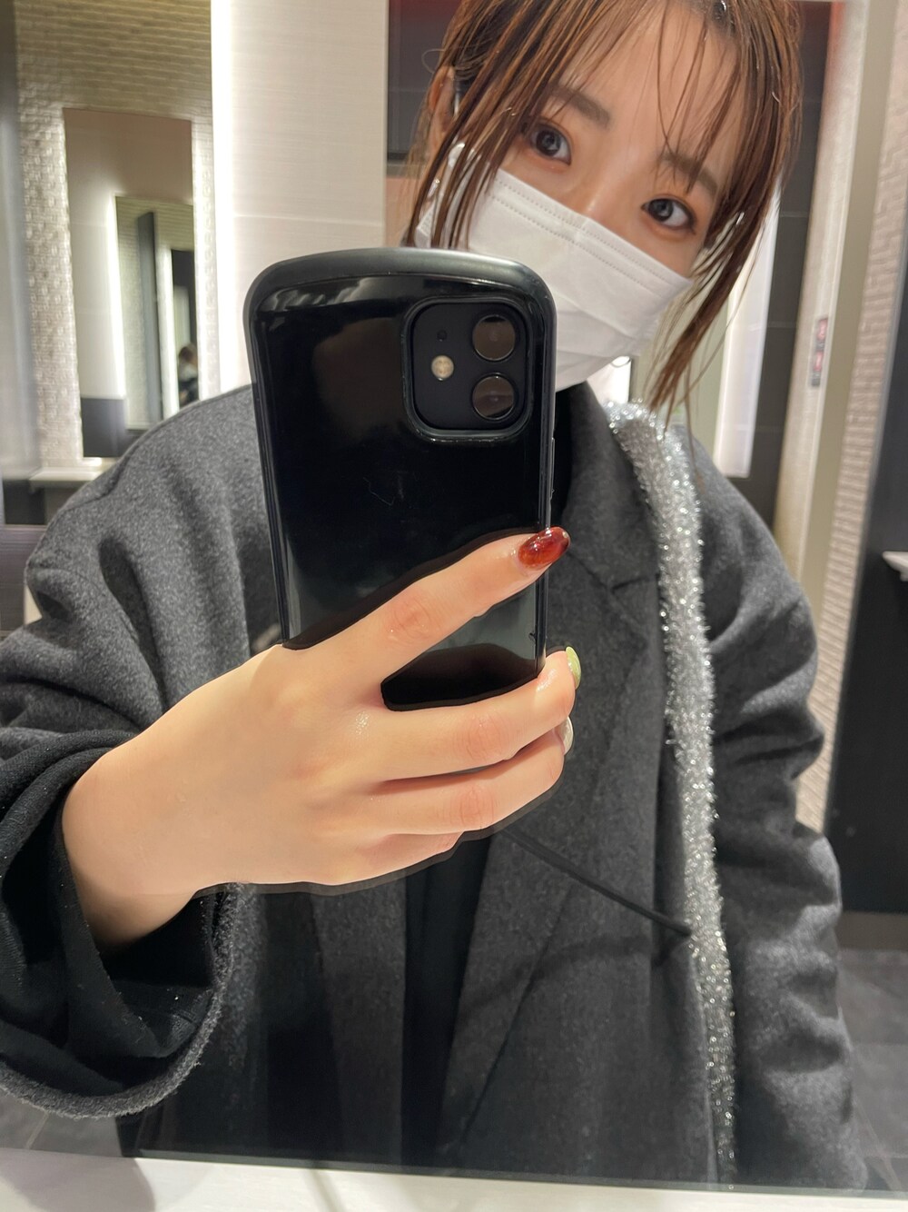 「パンツスタイル、シンプルコーデ、冬服、モノトーンコーデ、ビッグシルエット、ブーツスタイル、ファッションを楽しもう、おしゃれさんと繋がりたい、JEANASIS、LEPSIM、Heather、WHO’S WHO gallery、カジュアルコーデ、低身長コーデ、低身長女子」｜「JEANASISのショートビーバーリバーロングコート/890430（その他アウター、グレー系）」を使った、manaさん（レディース・153cm）の秋コーディネートの1枚目の写真