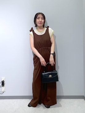 「アイテム（オールインワン・サロペット、ブラウン系）」を使った、manaさん（レディース・153cm）の夏コーディネート