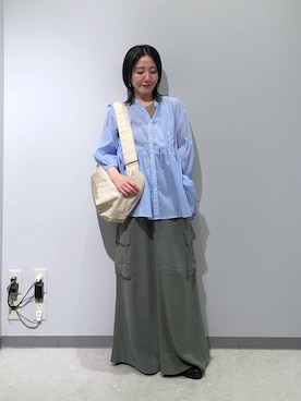「niko and...（ニコアンド）のトロットカーゴイージースカート（スカート、グリーン系）」を使った、manaさん（レディース・153cm）の春コーディネート
