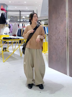 「JEANASIS（ジーナシス）のナイロンWポケットボディBAG/128576（ショルダーバッグ、グレー系）」を使った、manaさん（レディース・153cm）の春コーディネート
