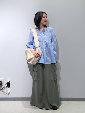 「niko and...（ニコアンド）のトロットカーゴイージースカート（スカート、グリーン系）」を使った、manaさん（レディース・153cm）の春コーディネート