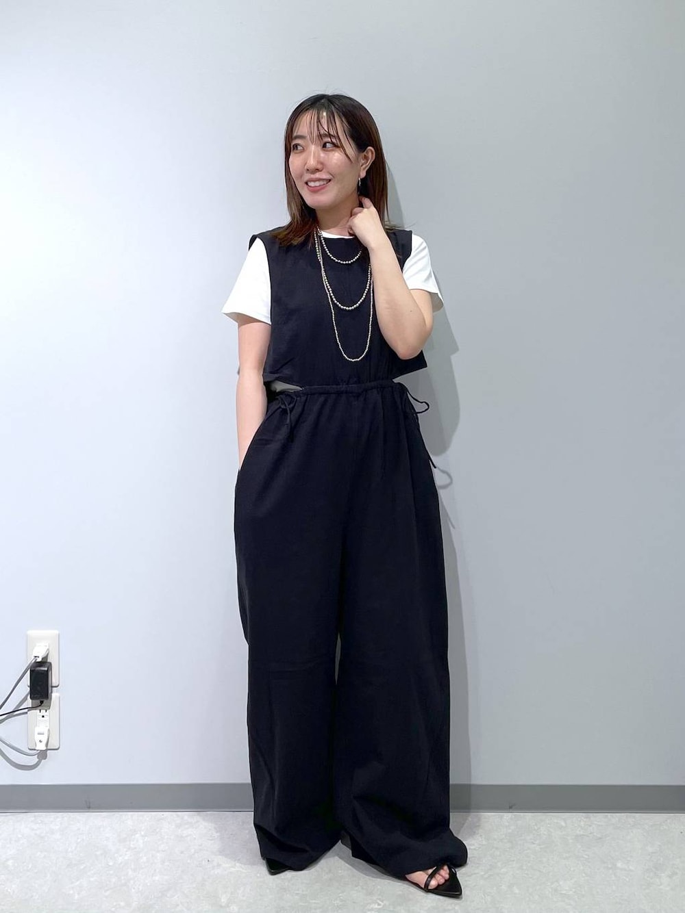「低身長、カジュアル、ベーシック/シンプル、体型カバー、高見え、ゆったり、LEPSIM」｜「niko and...のCOLORマイスターフィットTシャツ（Tシャツ/カットソー、ホワイト系）」を使った、manaさん（レディース・153cm）の春コーディネートの1枚目の写真