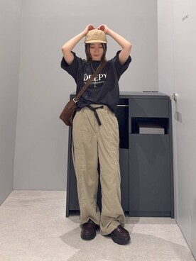 「LOWRYS FARM（ローリーズファーム）のメランジロゴTEE　1048840（Tシャツ/カットソー、ブラック系）」を使った、manaさん（レディース・153cm）の夏コーディネート