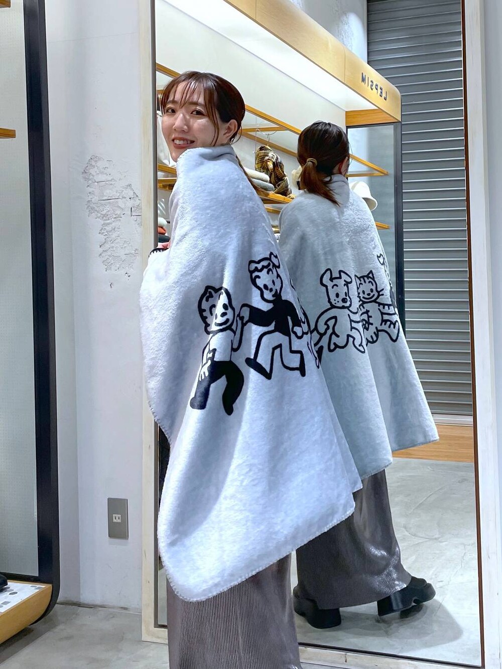 「低身長、カジュアル、ベーシック/シンプル、おしゃれさんと繋がりたい、LEPSIM、OSAMU GOODS、ブランケット、人気アイテム」｜「LEPSIMのボリュームソールブーツ　969898（ブーツ、ブラック系）」を使った、manaさん（レディース・153cm）の秋コーディネートの1枚目の写真