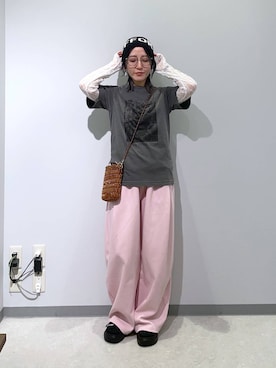 「LEPSIM（レプシィム）の調光ファッショングラス　451342（メガネ、グレー系）」を使った、manaさん（レディース・153cm）の春コーディネート