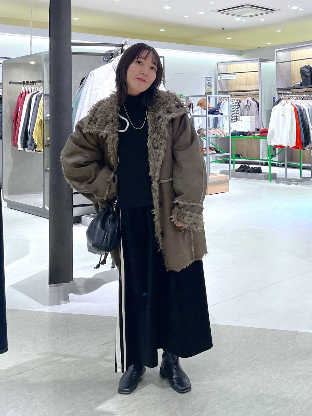 「低身長、カジュアル、ベーシック/シンプル、体型カバー、高見え、ゆったり、LEPSIM」｜「JEANASISのリバーシブルムートンファーブルゾン/152581（ブルゾン、ブラウン系）」を使った、manaさん（レディース・153cm）の冬コーディネートの1枚目の写真