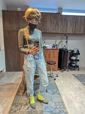「H&M（エイチ・アンド・エム）のアイテム（デニムパンツ、ブルー系）」を使った、leemiesuさん（レディース・171cm）の冬コーディネート