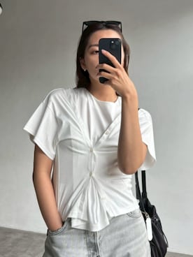 「RIM.ARK（リムアーク）のSatin sacoche サテン サコッシュ（ショルダーバッグ、ブラック系）」を使った、RIM.ARK staffさん（レディース・170cm）の春コーディネート