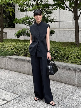「RIM.ARK（リムアーク）のLinen mix box vest(リネンミックスボックスベスト)（ベスト、ブラック系）」を使った、RIM.ARK staffさん（レディース・164cm）の夏コーディネート