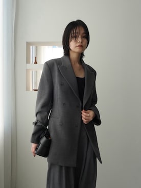 「RIM.ARK（リムアーク）のCarving double breasted JK(カービング ダブル ブレステッド ジャケット)（その他アウター、グレー系）」を使った、RIM.ARK staffさん（レディース・172cm）の秋コーディネート