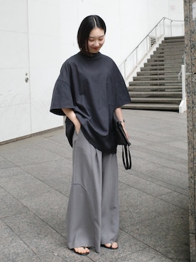 「RIM.ARK（リムアーク）の【PRE ORDER】Motif toe thong sandal モチーフ トゥ トング サンダル（サンダル、ブラック系）」を使った、RIM.ARK staffさん（レディース・170cm）の春コーディネート
