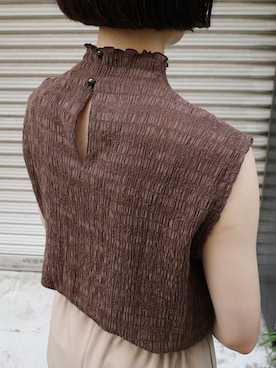 「RIM.ARK（リムアーク）のRandom shirring tops(ランダム シャーリング トップス)（Tシャツ/カットソー、ブラウン系）」を使った、RIM.ARK staffさん（レディース・164cm）の夏コーディネート