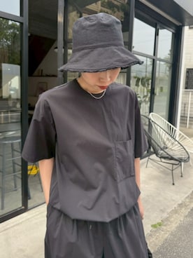 「RIM.ARK（リムアーク）のPaper like light PO ペーパーライク ライト プルオーバー（Tシャツ/カットソー、ブラック系）」を使った、RIM.ARK staffさん（レディース・170cm）の春コーディネート