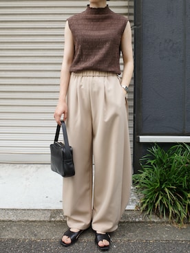 「RIM.ARK（リムアーク）のRandom shirring tops(ランダム シャーリング トップス)（Tシャツ/カットソー、ブラウン系）」を使った、RIM.ARK staffさん（レディース・164cm）の夏コーディネート
